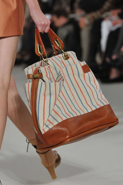 Look 19